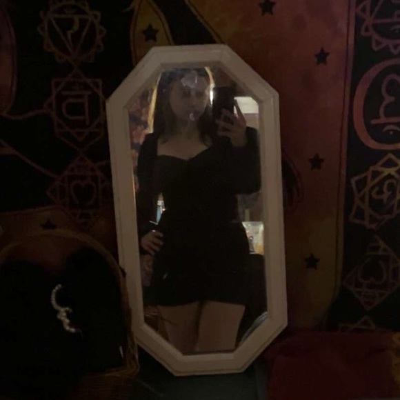 Meet your Posher, Madison - Picture 1 of 1